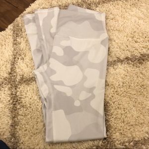 ALO Camo Leggings small